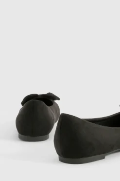 Ballerine à bout rond avec nœud en synthétique-suède – Coupe large