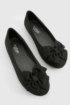 Ballerine à bout rond avec nœud en synthétique-suède – Coupe large