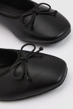 boohoo Ballerines À Bout Carré Avec Détail Nœud< Ballerines|Looks De Rentrée