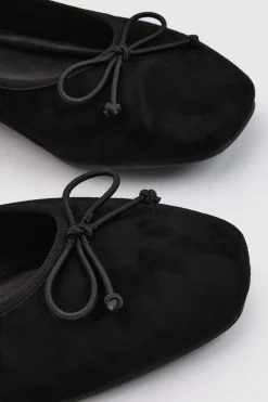 boohoo Ballerines À Bout Carré Coupe Large Avec Détail Nœud< Ballerines|Looks De Rentrée