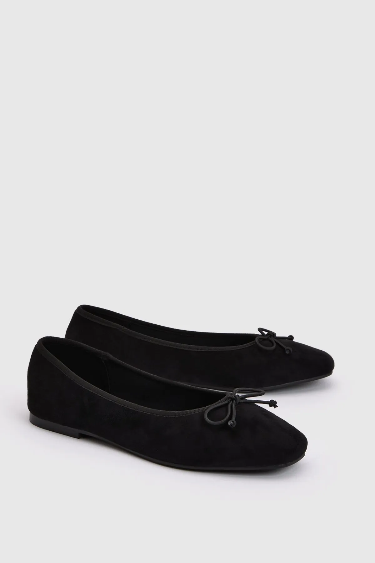 boohoo Ballerines À Bout Carré Coupe Large Avec Détail Nœud< Ballerines|Looks De Rentrée