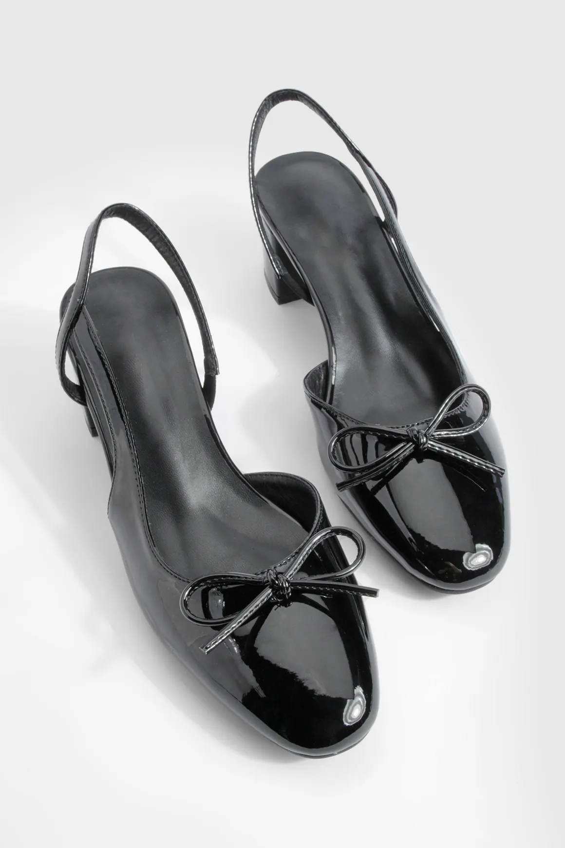 Ballerines à brides au talon compensé bas et nœud