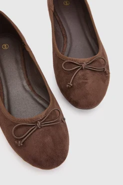 boohoo Ballerines Coupe Large À Détail Nœud< Ballerines|Looks De Rentrée