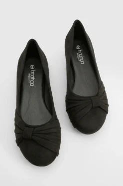 Ballerines à large coupe en daim synthétique avec détail torsadé