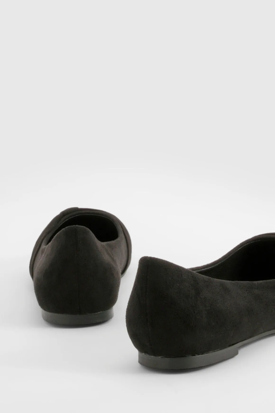 Ballerines à large coupe en daim synthétique avec détail torsadé