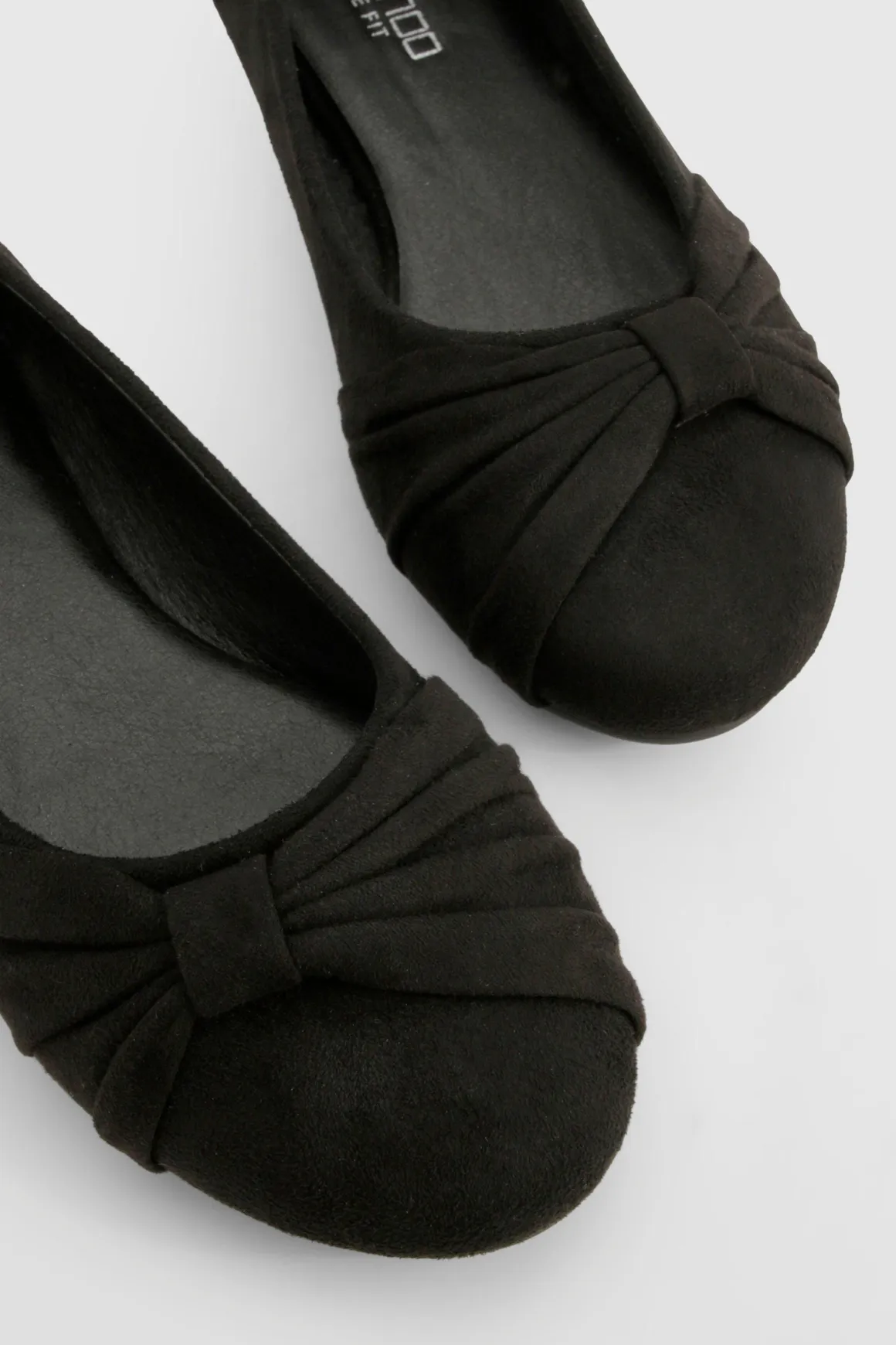 Ballerines à large coupe en daim synthétique avec détail torsadé