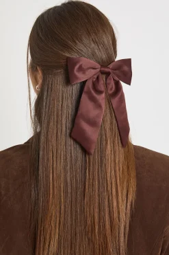 Barrette nœud papillon en satin chocolat