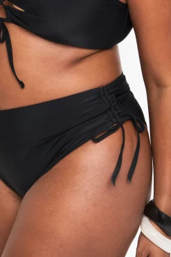 Bas de bikini à taille haute, fronces latérales et contrôle du ventre