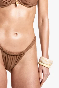 Bas De Bikini Tanga Froncé Avec Détail Coquillage