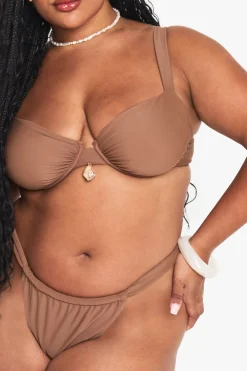 boohoo Bas De Bikini Tanga Froncé Avec Ornement Coquillage Grande Taille<Femme Maillots De Bain