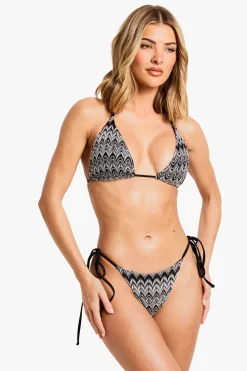 boohoo Bas de bikini tricotés à motif zigzag avec liens latéraux<Femme Maillots De Bain|Tenues De Plage