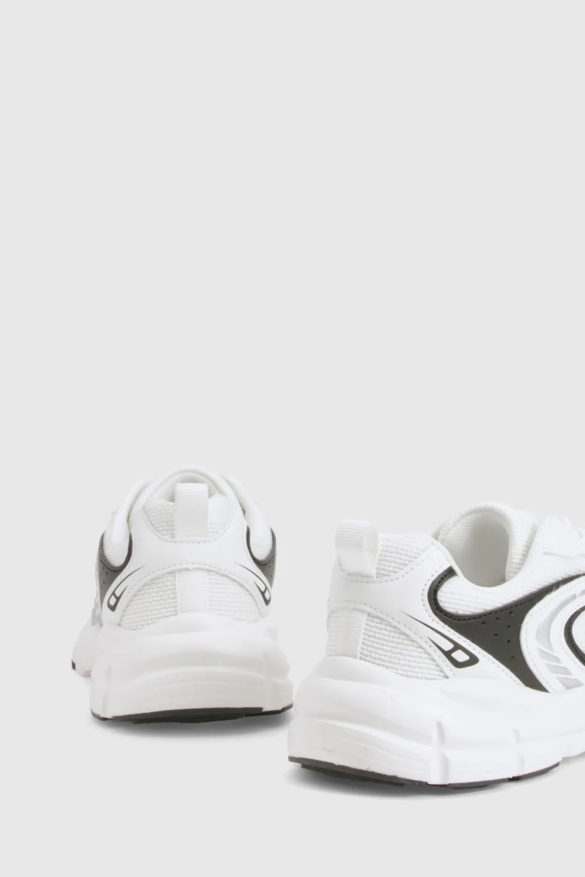 Baskets chunky à panneaux sportifs