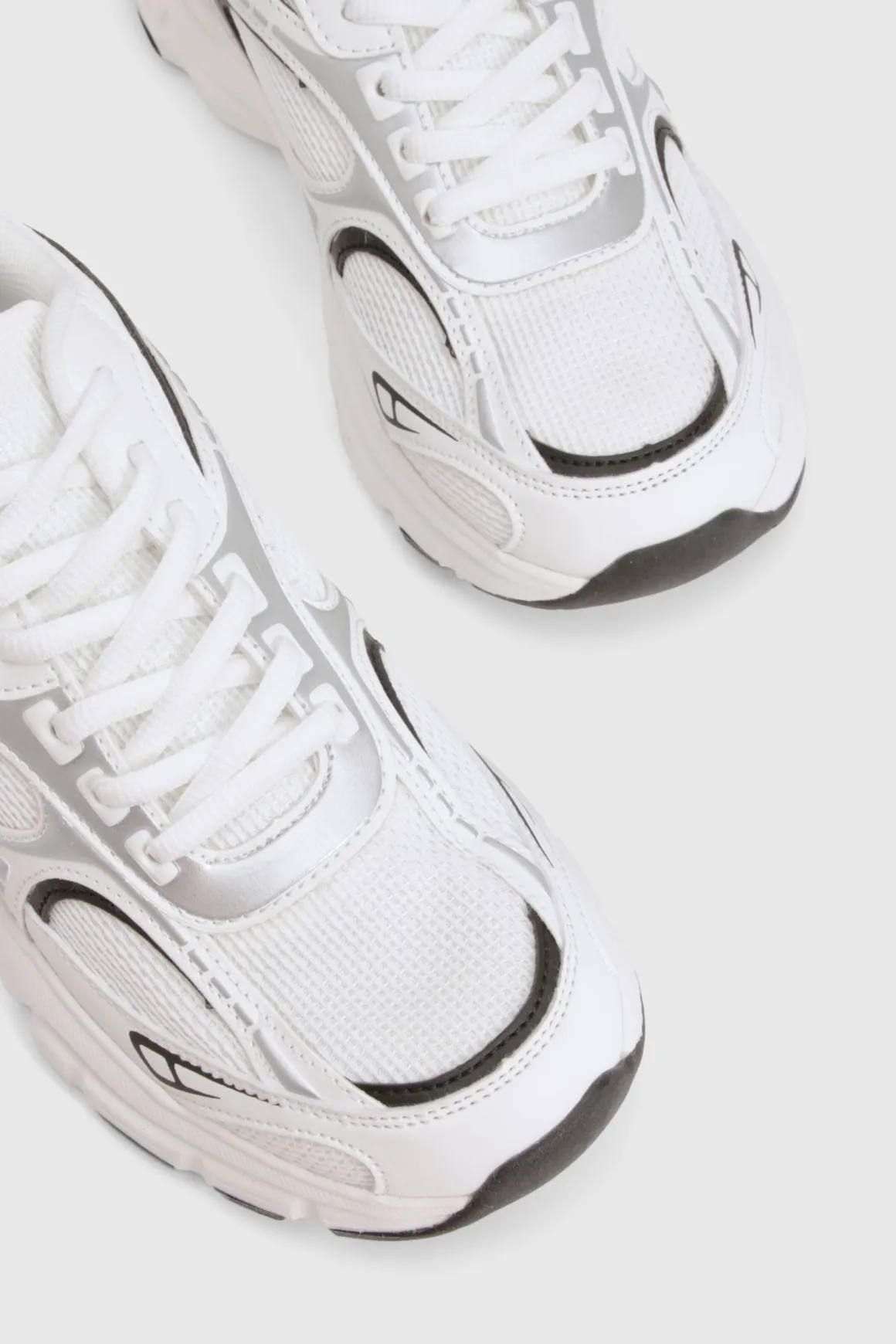 Baskets chunky à panneaux sportifs