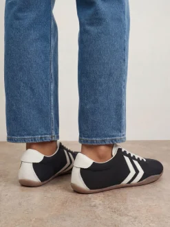 Baskets Riley À Lacets En Synthétique Avec Détails Contrastés
