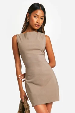 boohoo Bengaline Robe Mini à Encolure Fendue, Coupe Ajustée et Évasée<Femme Tailleurs|Robes