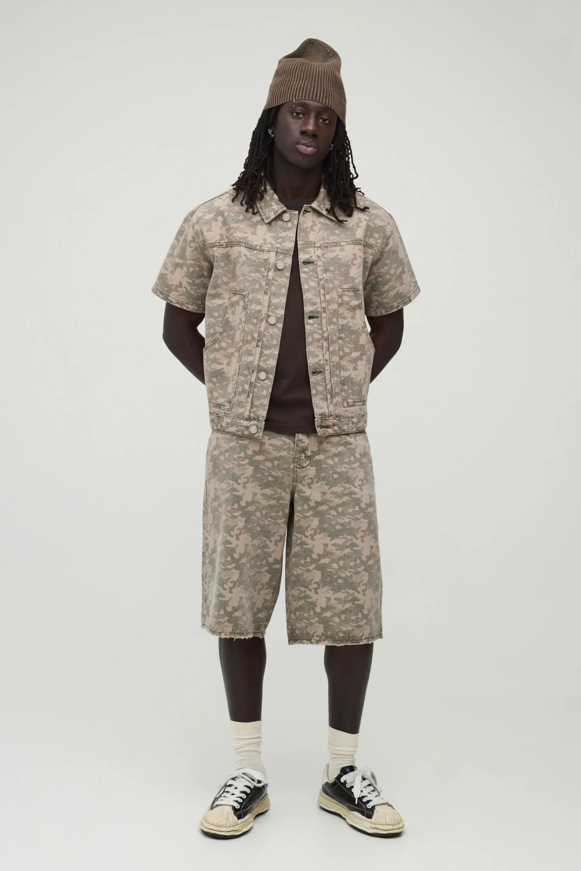Bermuda En Jean Délavé À Imprimé Camouflage Longueur Allongée