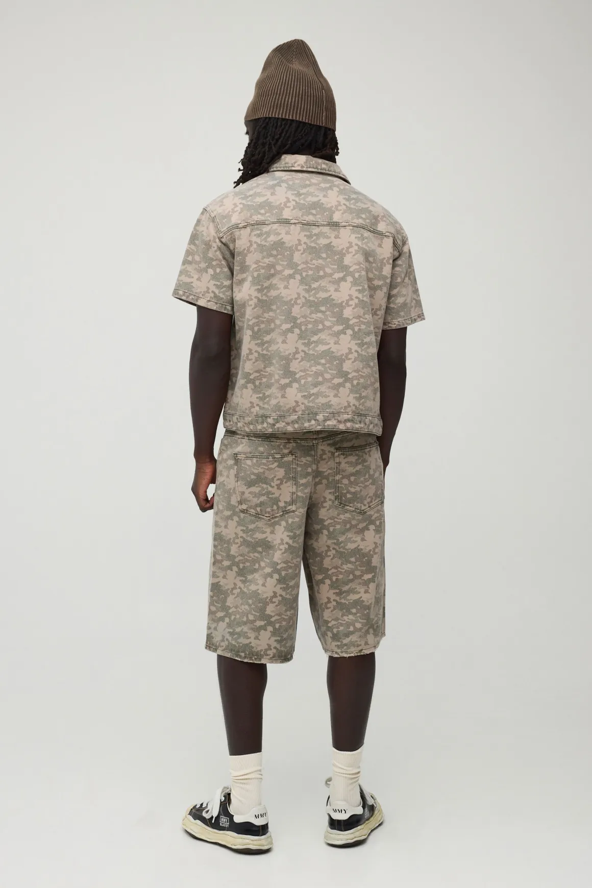 Bermuda En Jean Délavé À Imprimé Camouflage Longueur Allongée