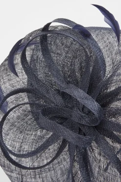 Bibi Disque Relevé Avec Boucles Et Plumes