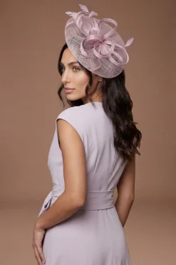 Bibi Disque Relevé Avec Boucles Et Plumes