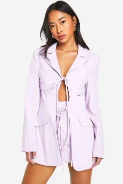 boohoo Blazer ajusté avec détail noué à l'avant<Femme Blazers|Vestes & Manteaux