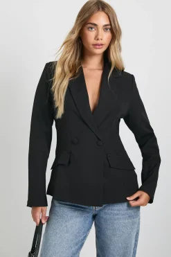 boohoo Blazer ajusté à décolleté plongeant<Femme Blazers|Manteaux Et Vestes