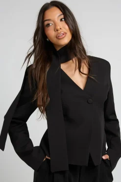 Blazer Ajusté À Décolleté Plongeant Avec Détail Foulard