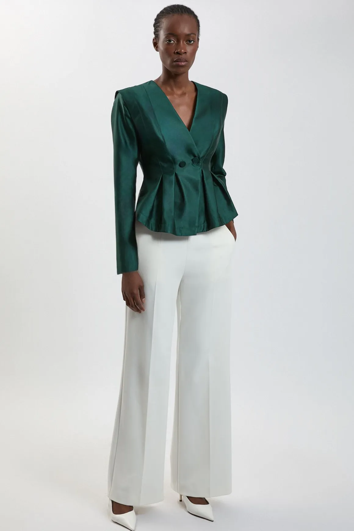 Blazer Ajusté En Satin Structuré À Basque Plissée