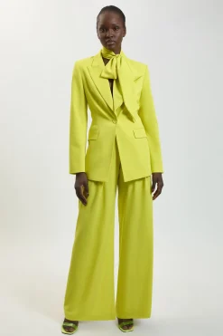 Blazer Ajusté En Viscose Compacte Avec Lien Au Col