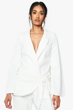 Blazer ajusté à nouer pour toutes les occasions
