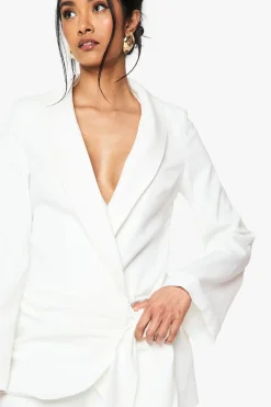 Blazer ajusté à nouer pour toutes les occasions