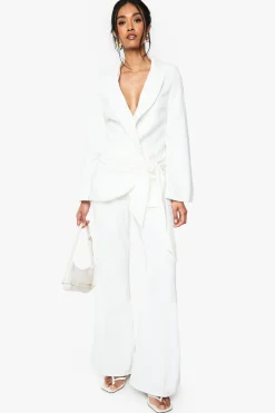 Blazer ajusté à nouer pour toutes les occasions