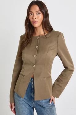 Blazer ajusté sans col à garniture dorée