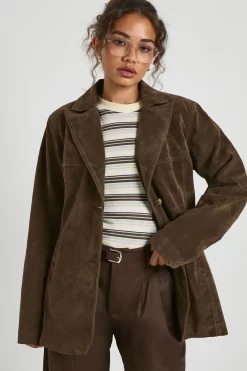 Blazer cintré au look suédé
