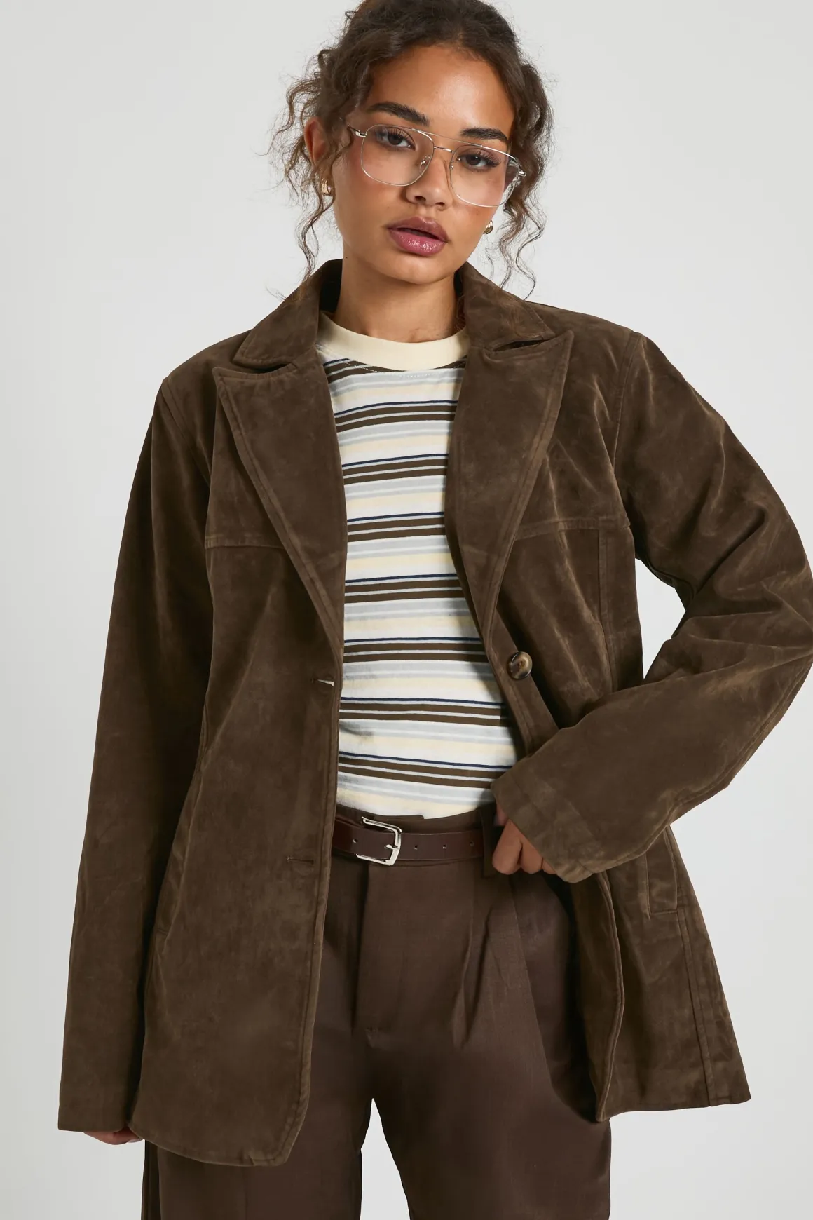 Blazer cintré au look suédé