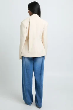 Blazer Cintré Avec Détail Foulard