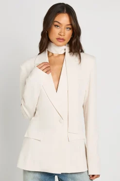 Blazer Cintré Avec Détail Foulard Pour Grande Taille