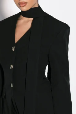 boohoo Blazer Cintré Avec Détail Foulard<Femme Tailleurs|Blazers