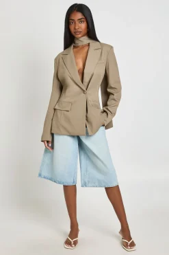 Blazer Cintré Avec Détail Foulard