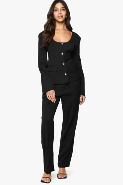 Blazer cintré boutonné sur le devant avec encolure en scoop