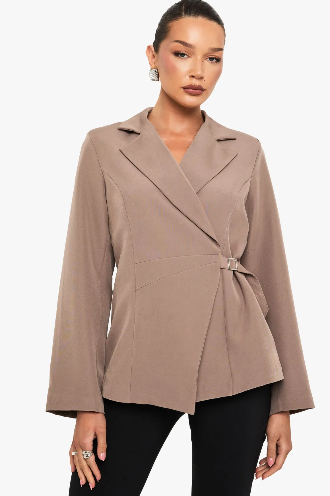 Blazer cintré à l'avant asymétrique