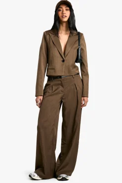 boohoo Blazer court ajusté en tissu tissé, style boxy crop<Femme Blazers|Vestes & Manteaux