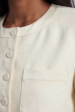 Blazer Court Ajusté Sans Col En Satin Style Smoking Petite
