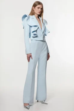Blazer court ajusté à simple boutonnage avec volants dramatiques