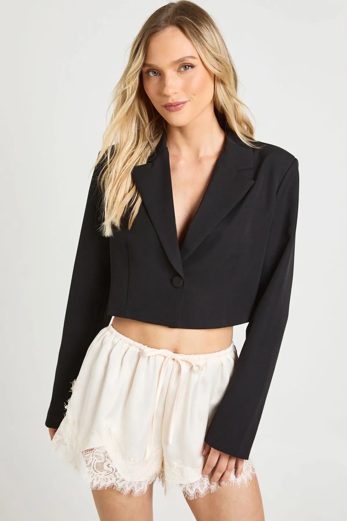 boohoo Blazer Court Décontracté En Tissu Tissé Petite Basic<Femme Tailleurs|Blazers