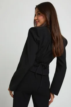 boohoo Blazer Court À Nouer Dans Le Dos<Femme Blazers|Vestes & Manteaux