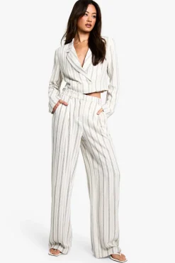 boohoo Blazer court style lin rayé pour personnes de grande taille<Femme Tailleurs|Blazers