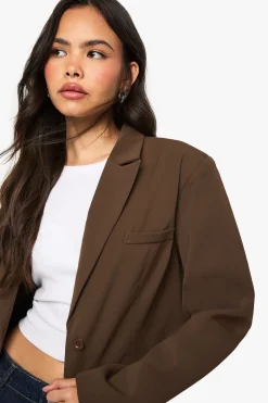 Blazer crop cintré à la taille