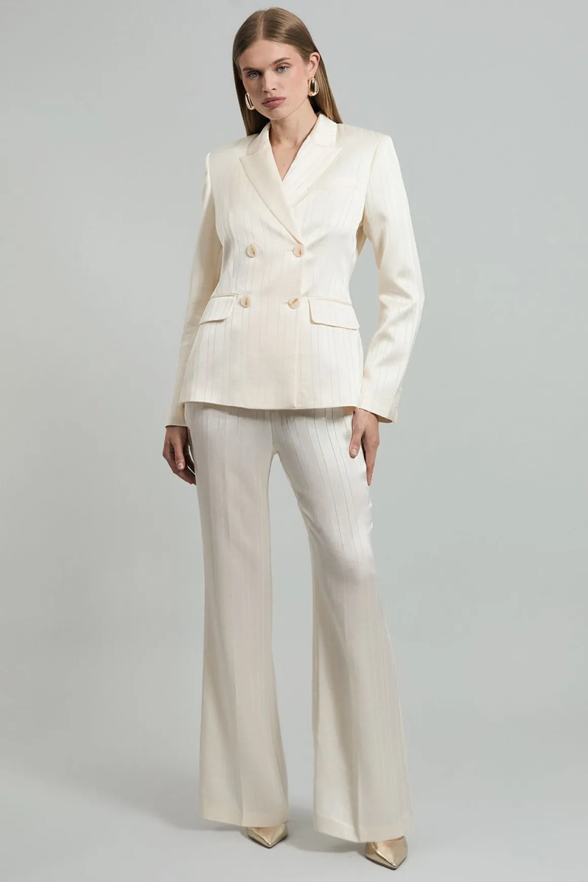 Blazer de smoking surdimensionné taillé sur mesure en satin premium à fines rayures