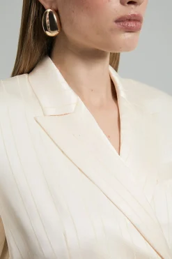 Blazer de smoking surdimensionné taillé sur mesure en satin premium à fines rayures