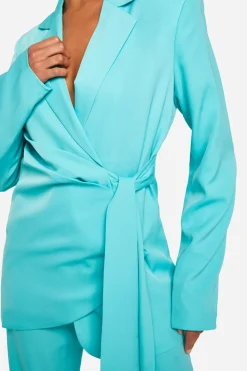 Blazer drapé à la taille nouée, ajusté et taillé sur mesure